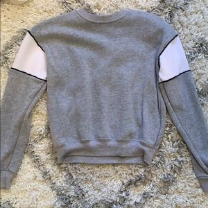 Brandy Melville- Grey Crewneck Sweatshirt